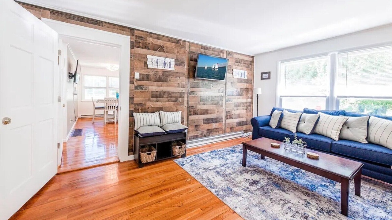 Photo of Livingroom in White Lake