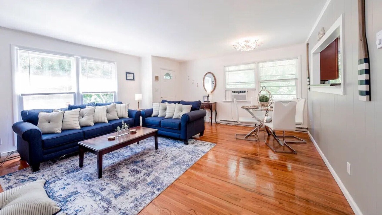 Photo of Livingroom in White Lake