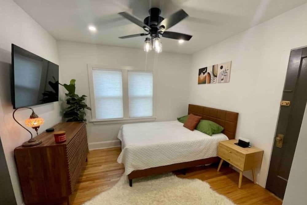 Photo of Bedroom in Kamm's Corners