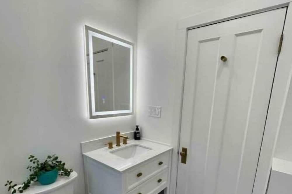 Photo of Bathroom in Kamm's Corners
