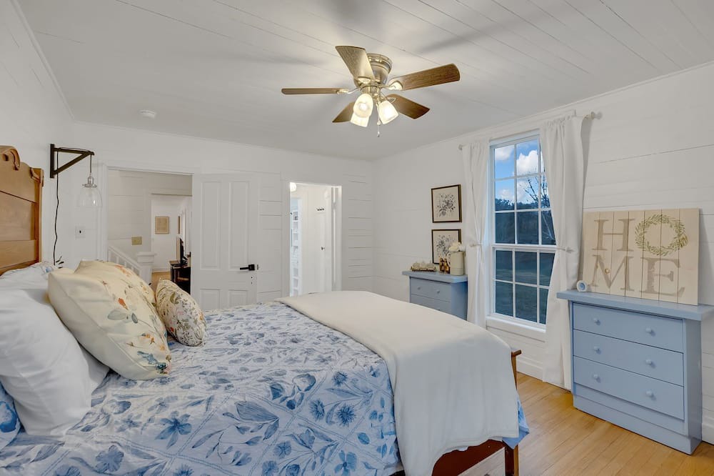 Photo of Bedroom in Greeneville