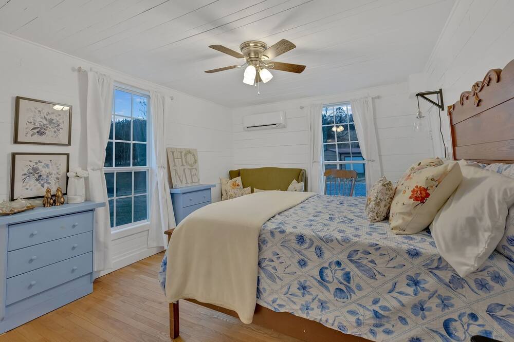 Photo of Bedroom in Greeneville