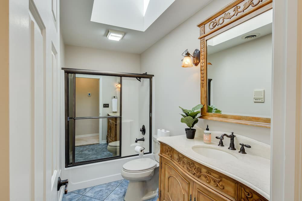 Photo of Bathroom in Reedsville