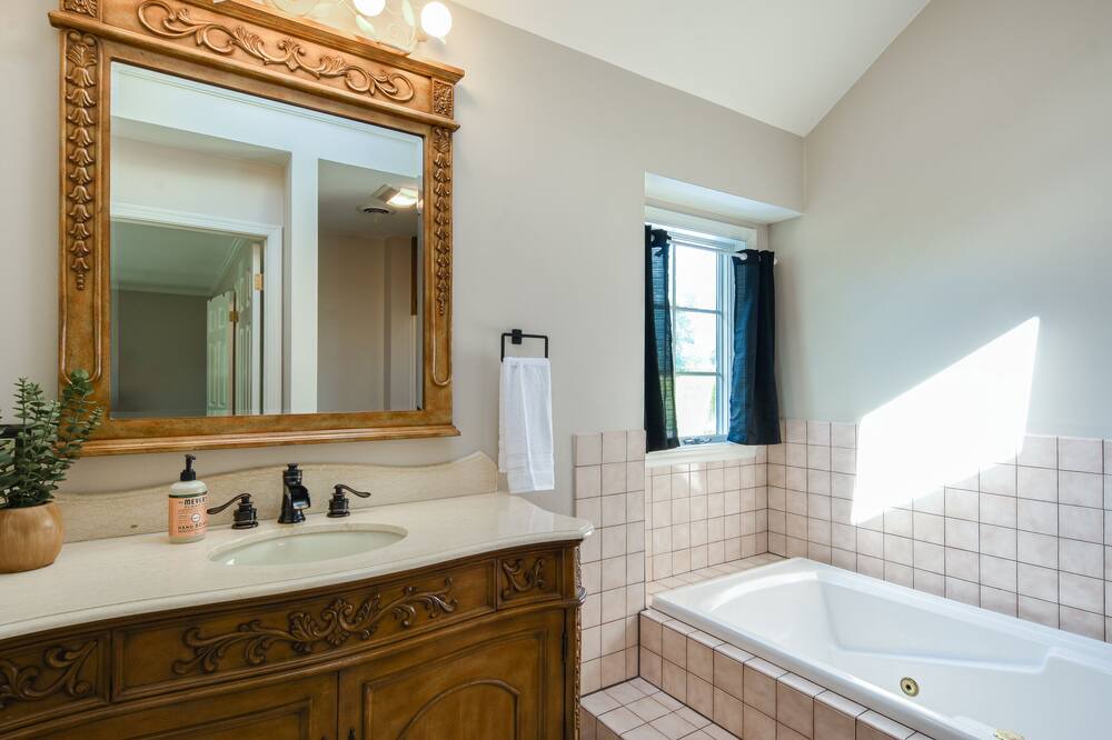 Photo of Bathroom in Reedsville