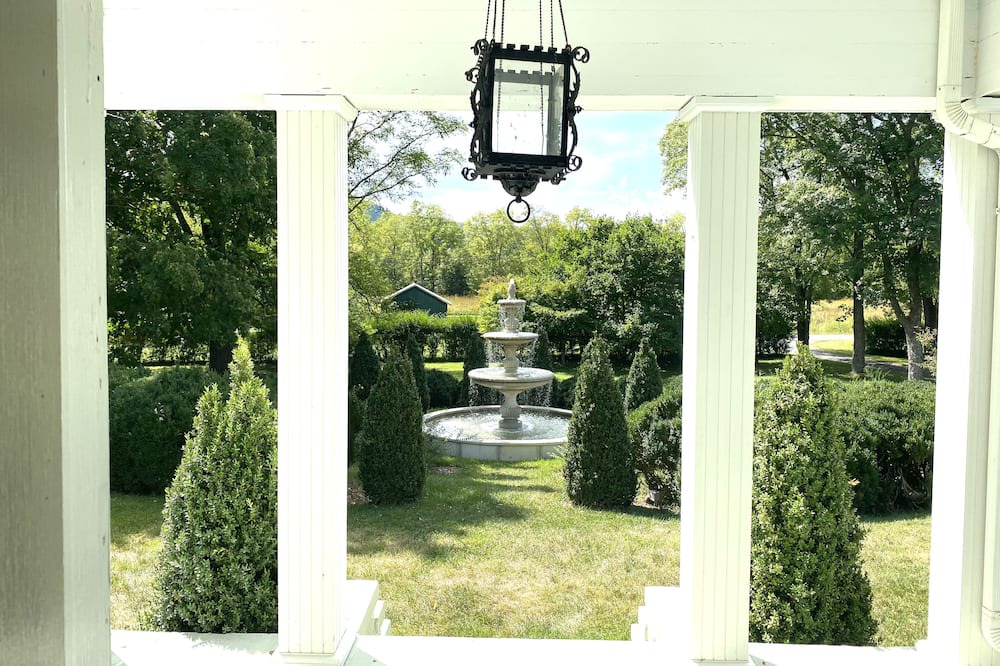 Photo of Outdoor in Rockbridge Baths