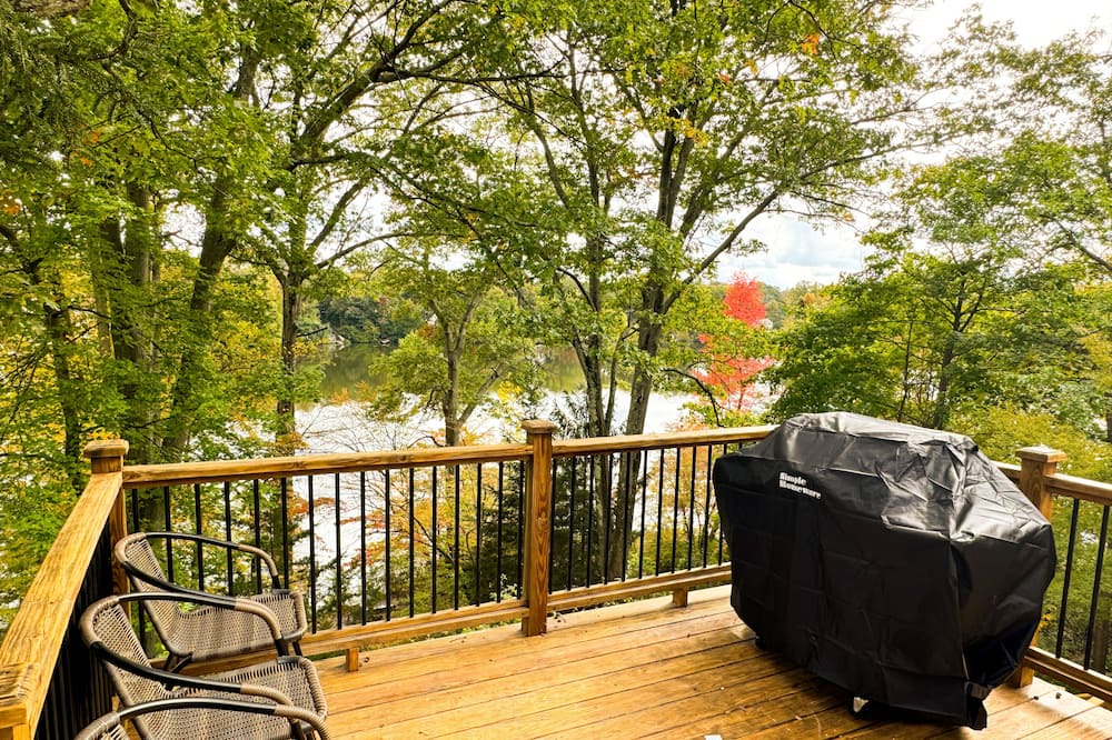 Photo of Outdoor in Lake Peekskill