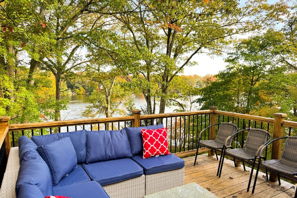 Photo of Outdoor in Lake Peekskill