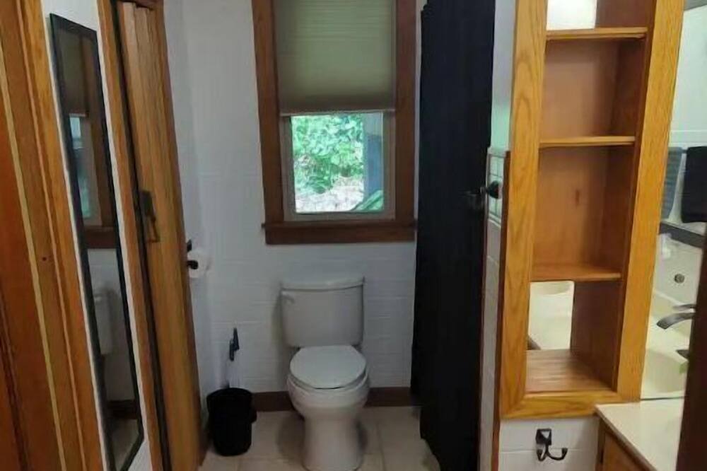 Photo of Bathroom in Saxton