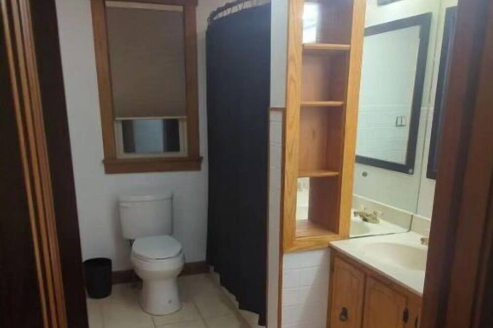 Photo of Bathroom in Saxton