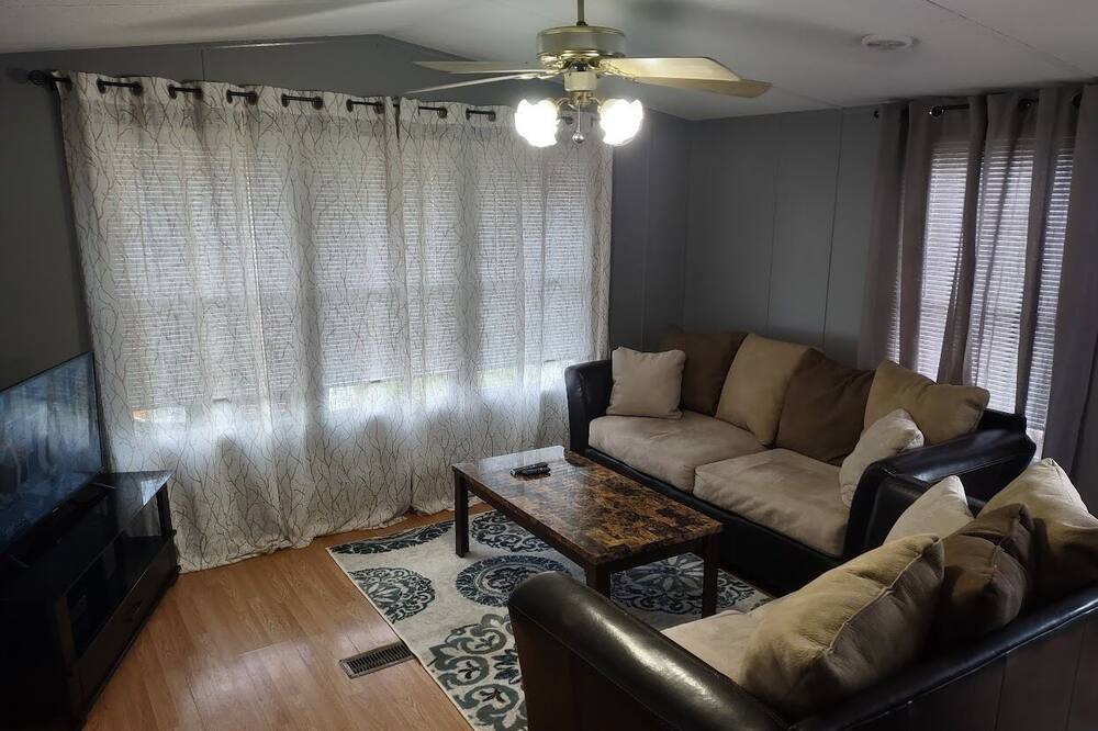 Photo of Livingroom in Dellslow