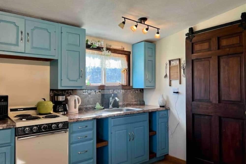 Photo of Kitchen in Montana Mines
