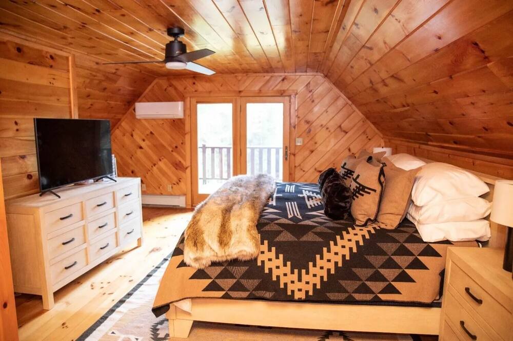 Photo of Bedroom in Roscoe