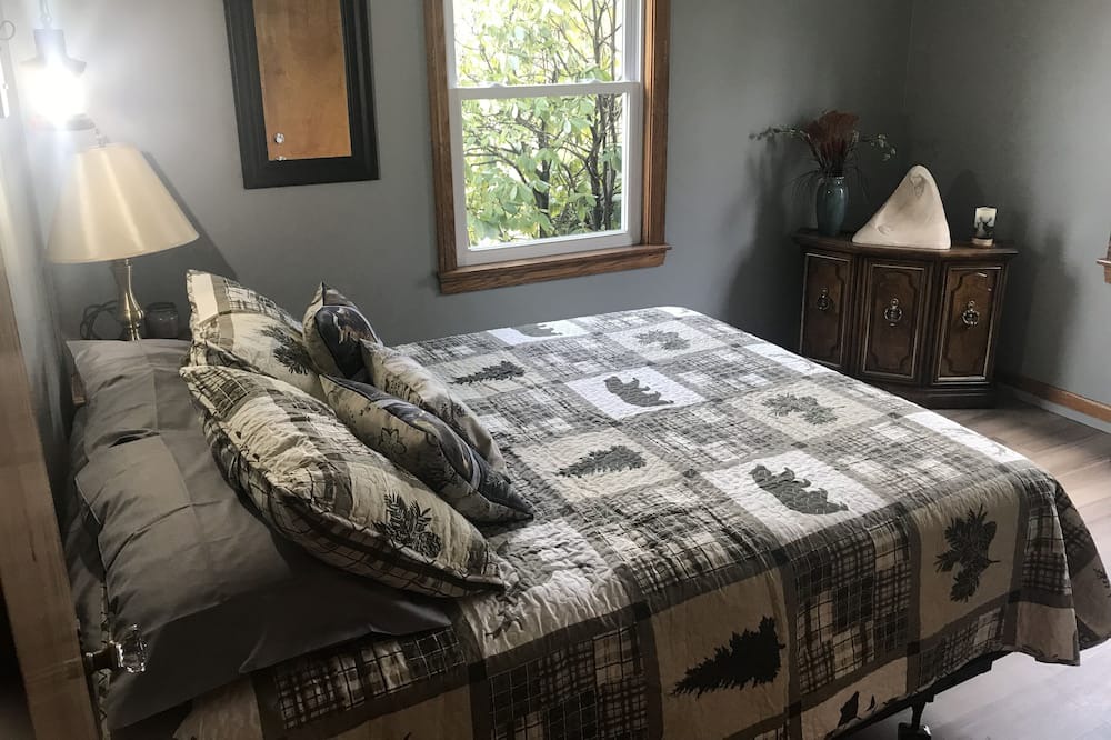 Photo of Bedroom in Meadville