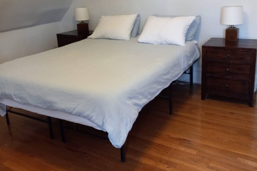 Photo of Bedroom in Weehawken