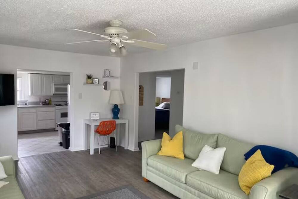 Photo of Livingroom in Green Creek