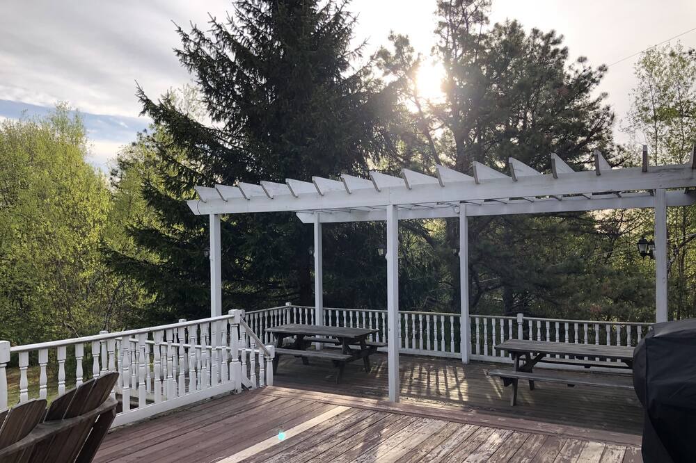 Photo of Outdoor in Reeders