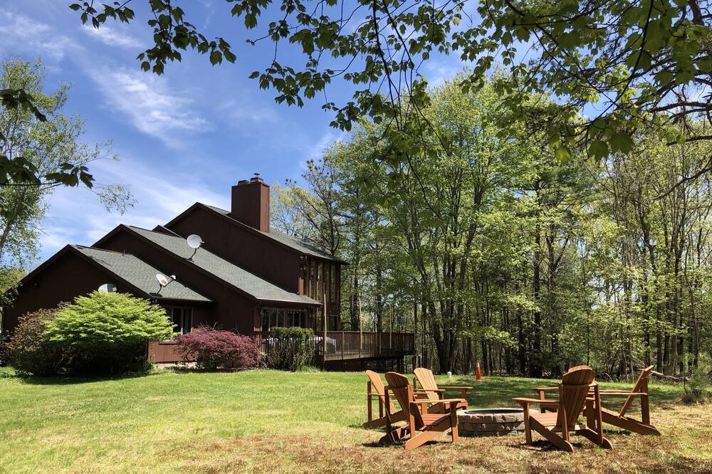 Photo of Outdoor in Reeders