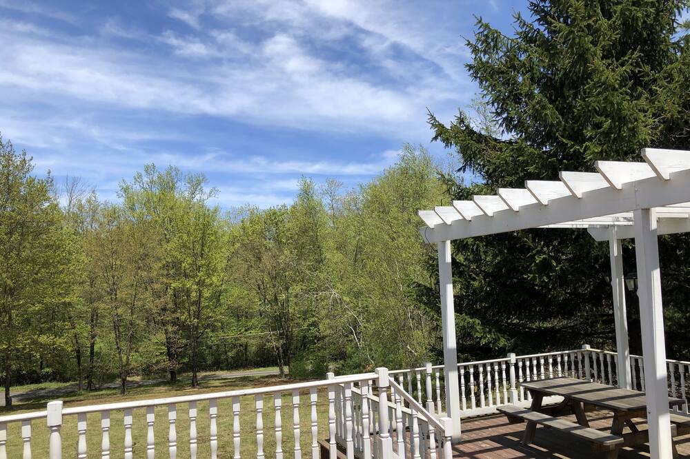 Photo of Outdoor in Reeders