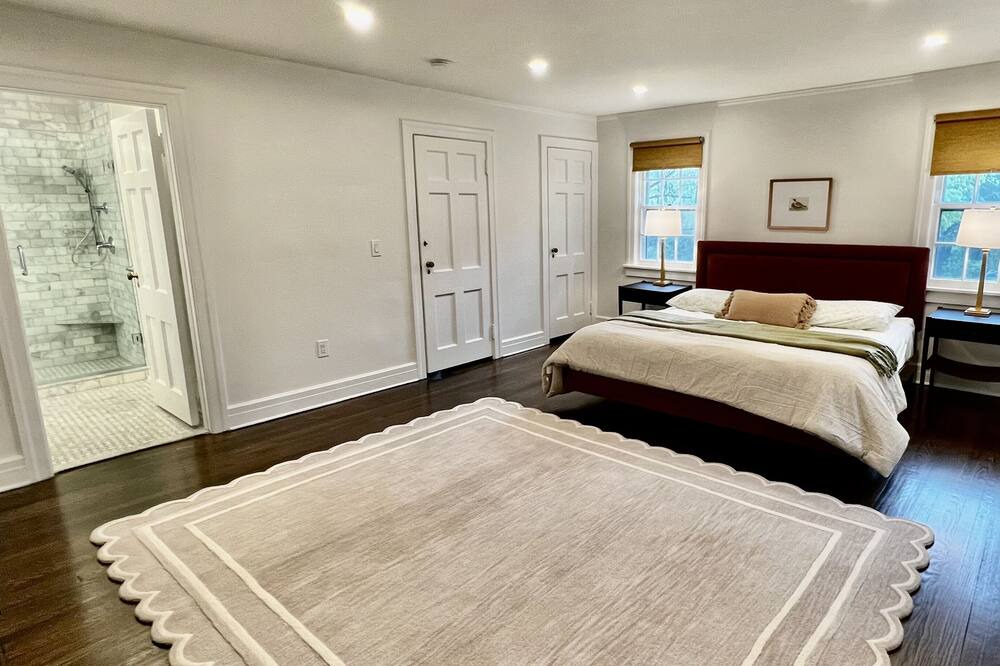 Photo of Bedroom in Maplewood