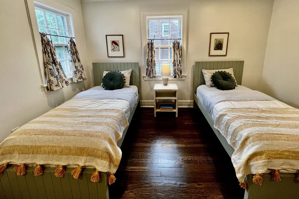 Photo of Bedroom in Maplewood