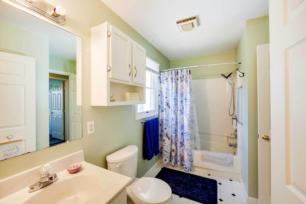 Photo of Bathroom in Wrightsville