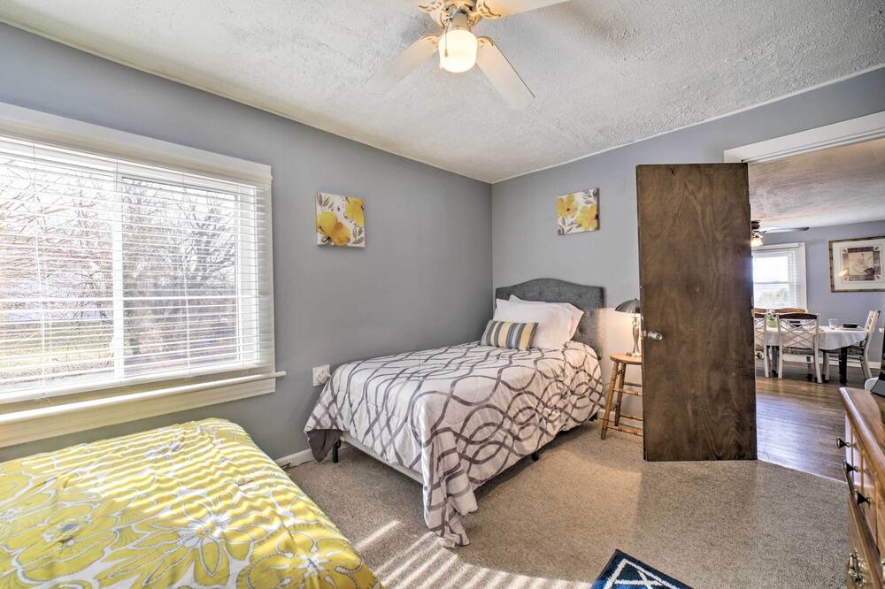 Photo of Bedroom in Marshall-Shadeland