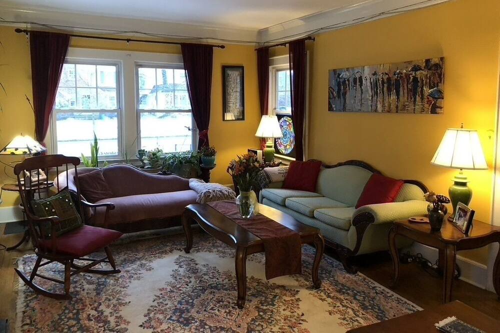 Photo of Livingroom in Upper Montclair