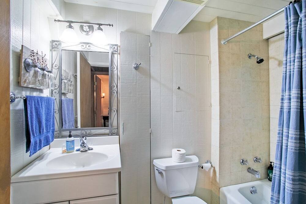 Photo of Bathroom in Wolf Laurel