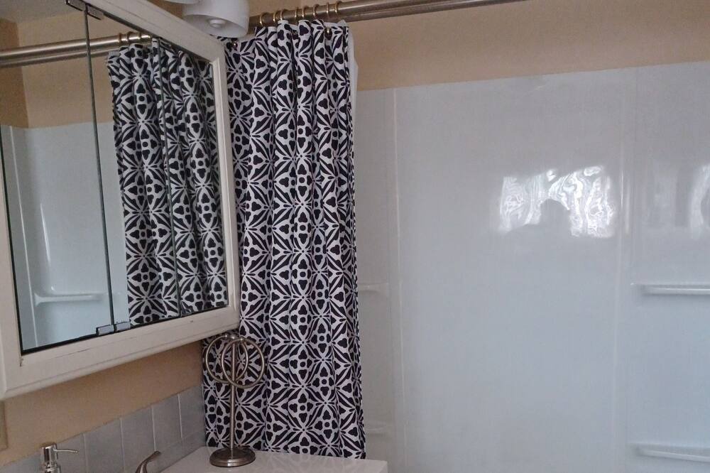Photo of Bathroom in Punxsutawney
