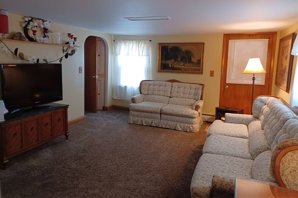 Photo of Livingroom in Punxsutawney