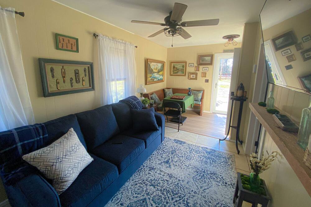 Photo of Livingroom in Tillson