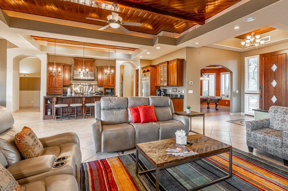 Photo of Livingroom in East Mesa