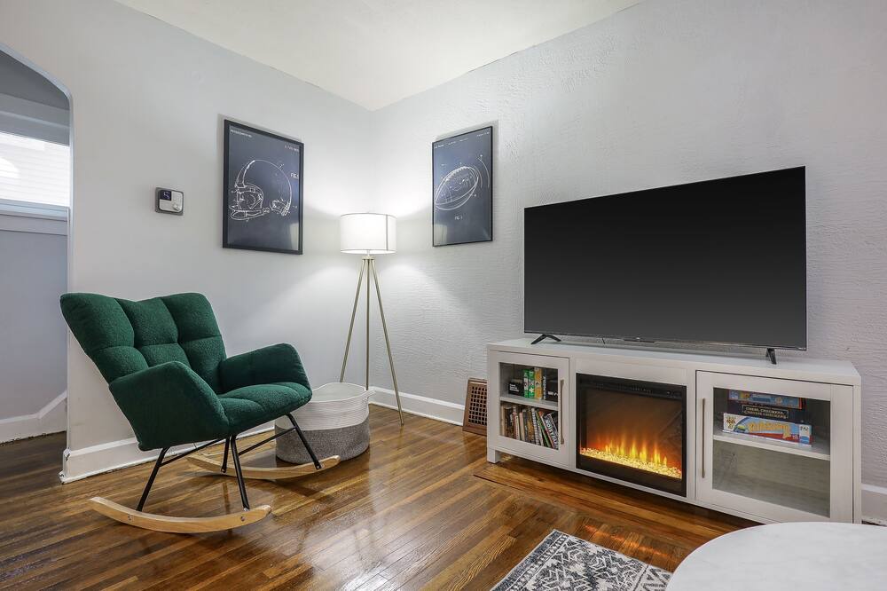 Photo of Livingroom in Canton