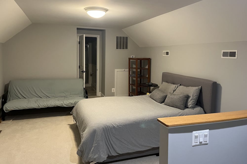 Photo of Bedroom in Edgewater