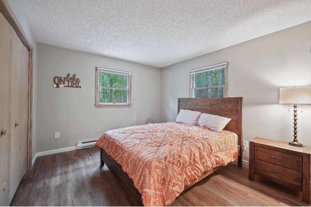 Photo of Bedroom in Rowland