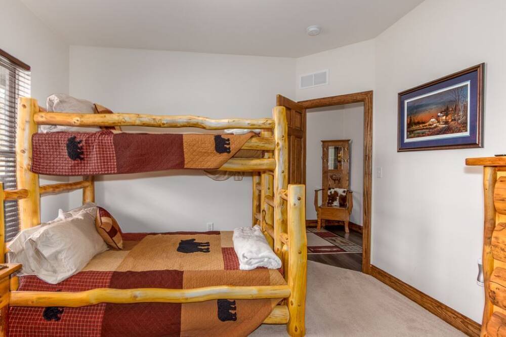 Photo of Bedroom in State College