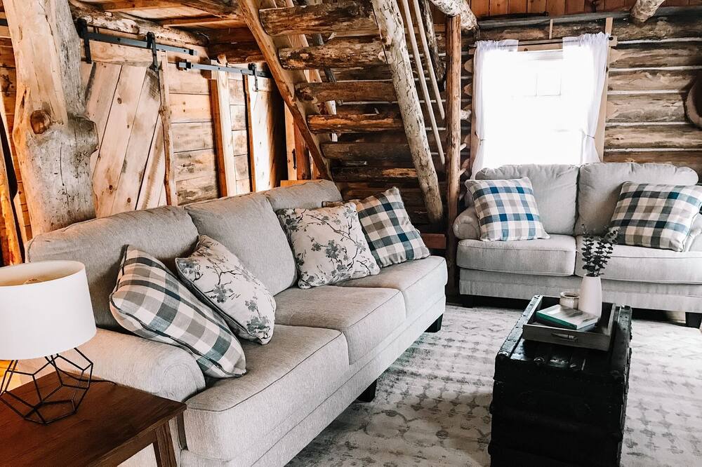 Photo of Livingroom in Kennerdell