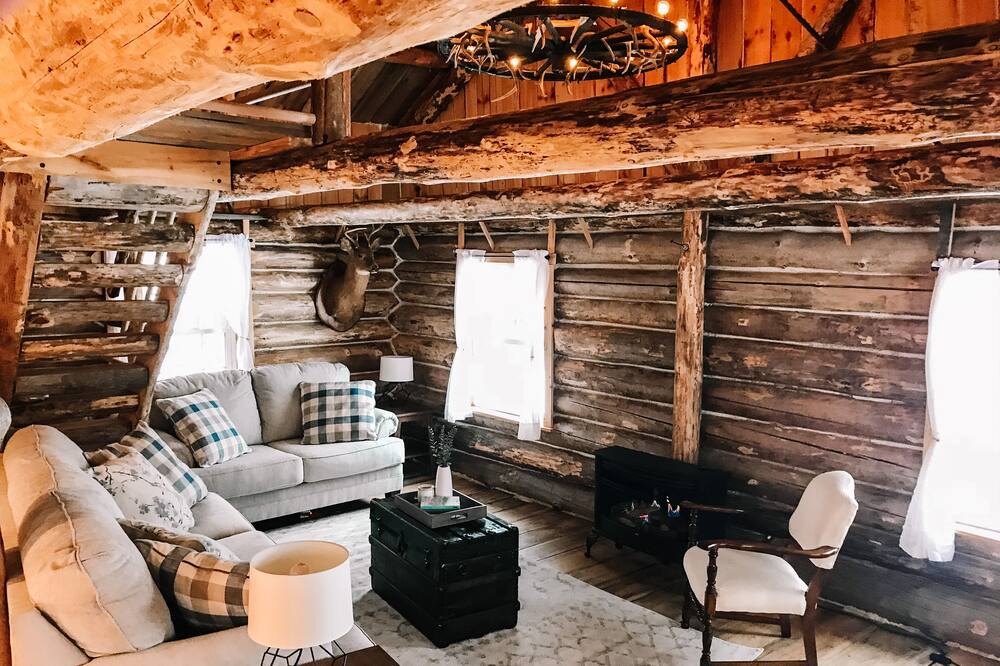 Photo of Livingroom in Kennerdell