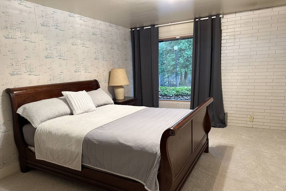 Photo of Bedroom in Weirton