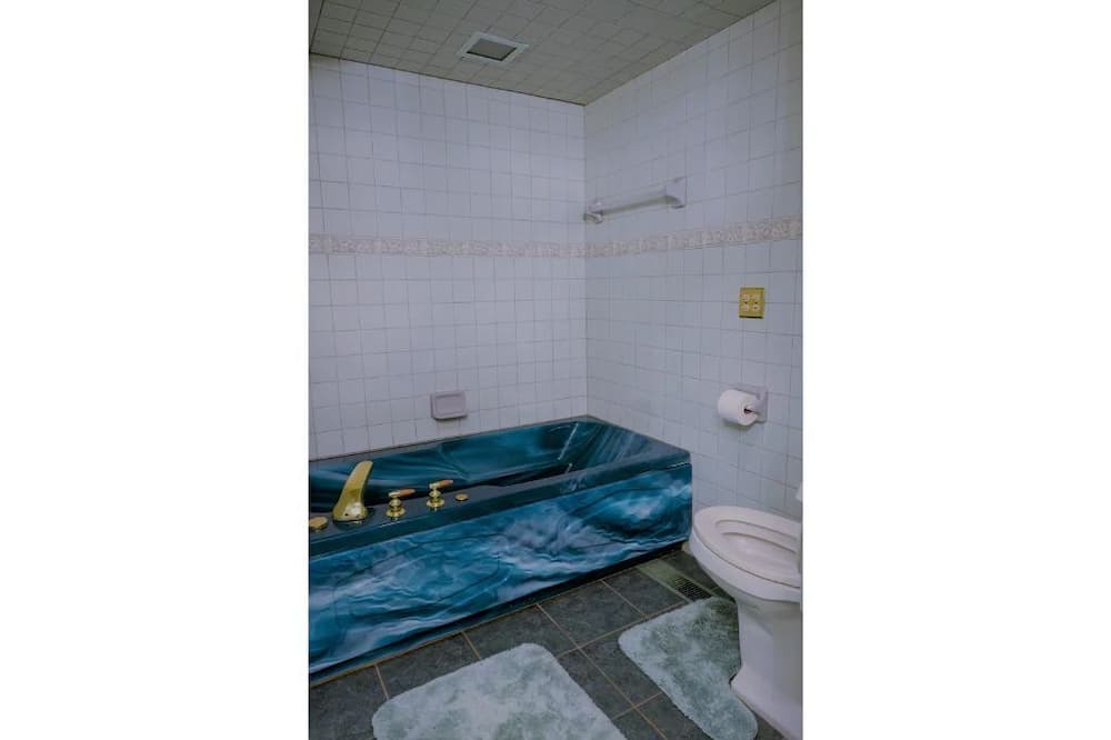 Photo of Bathroom in Weirton