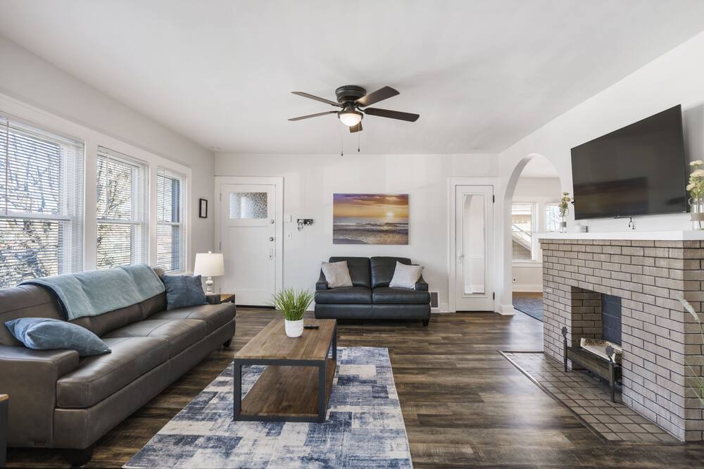 Photo of Livingroom in Canton