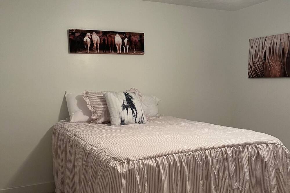 Photo of Bedroom in Berea