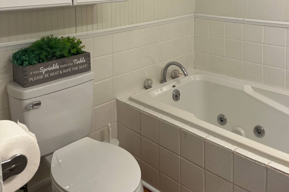 Photo of Bathroom in Berea