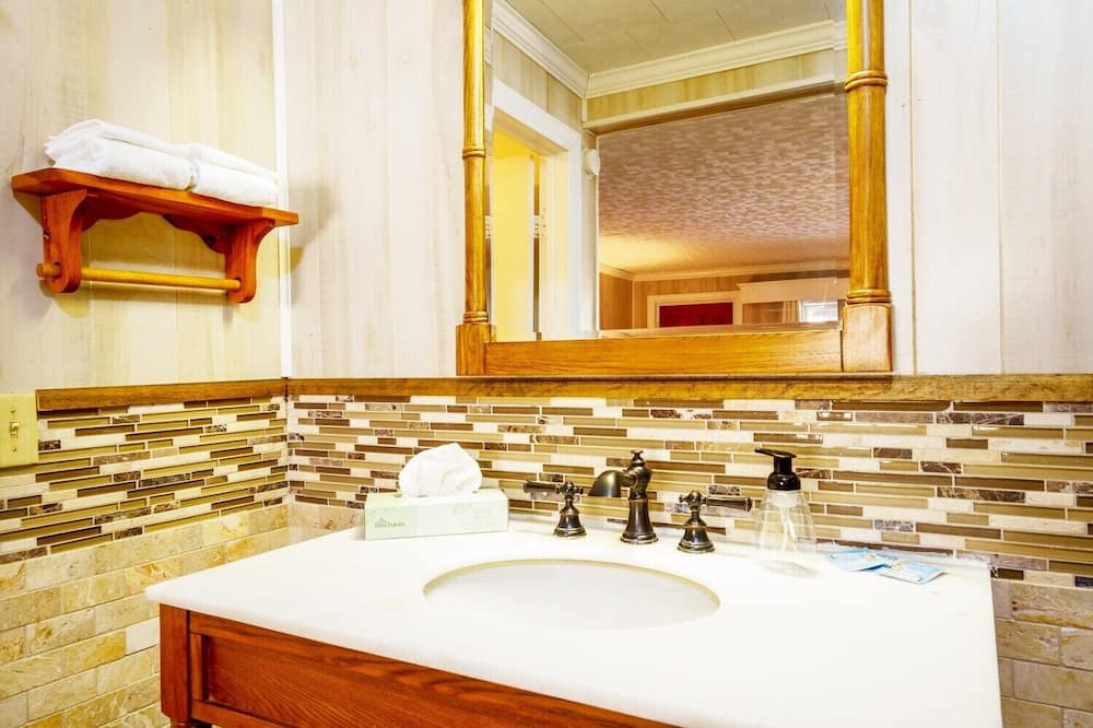 Photo of Bathroom in Elkins