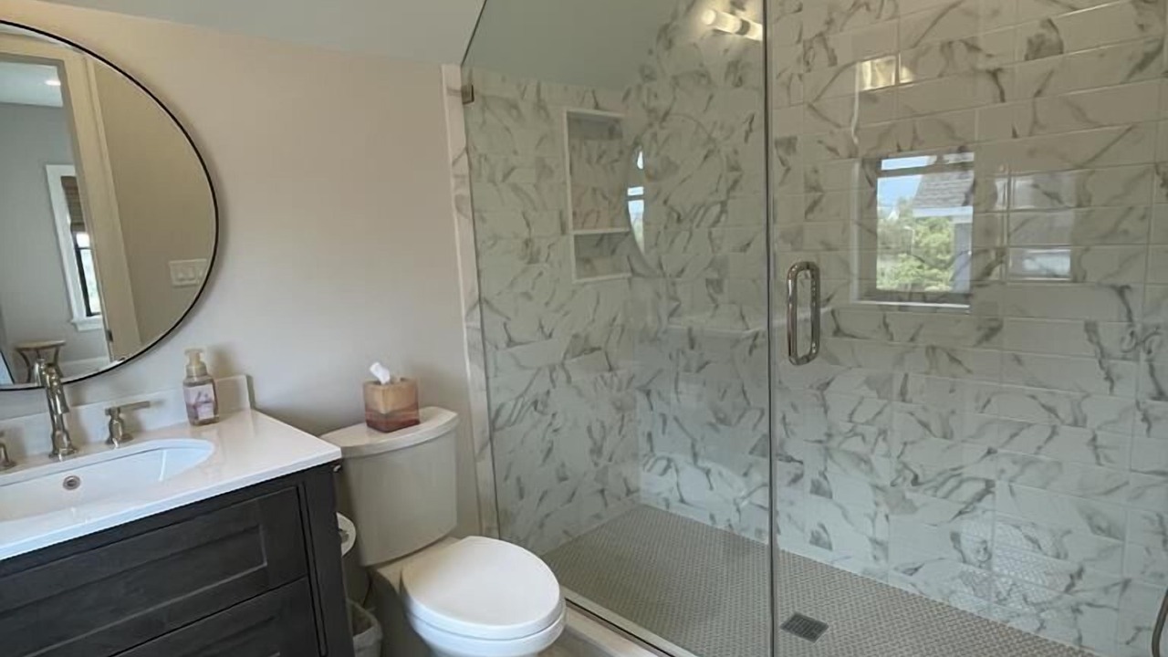 Photo of Bathroom in Admiral Estates