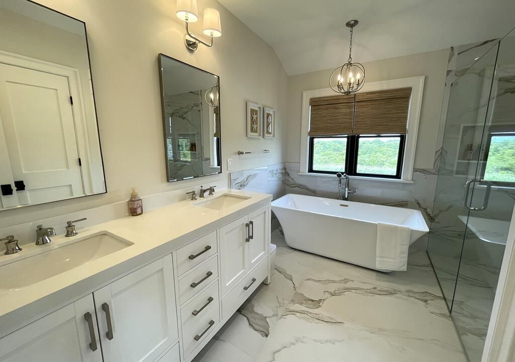 Photo of Bathroom in Admiral Estates