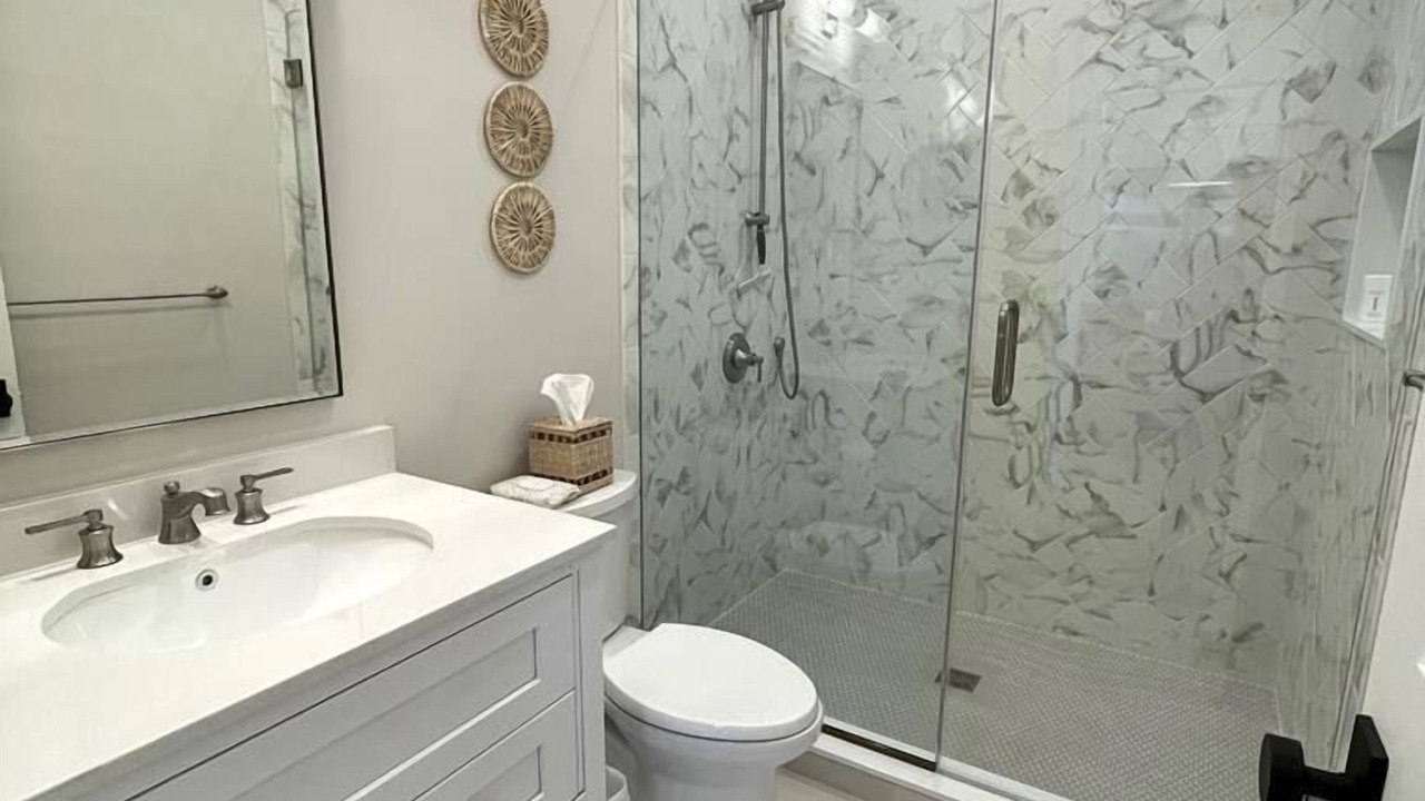 Photo of Bathroom in Admiral Estates