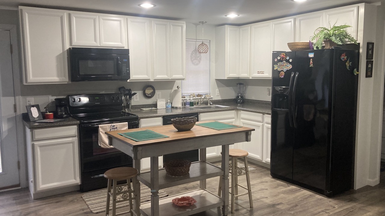 Photo of Kitchen in Calvert Beach-Long Beach