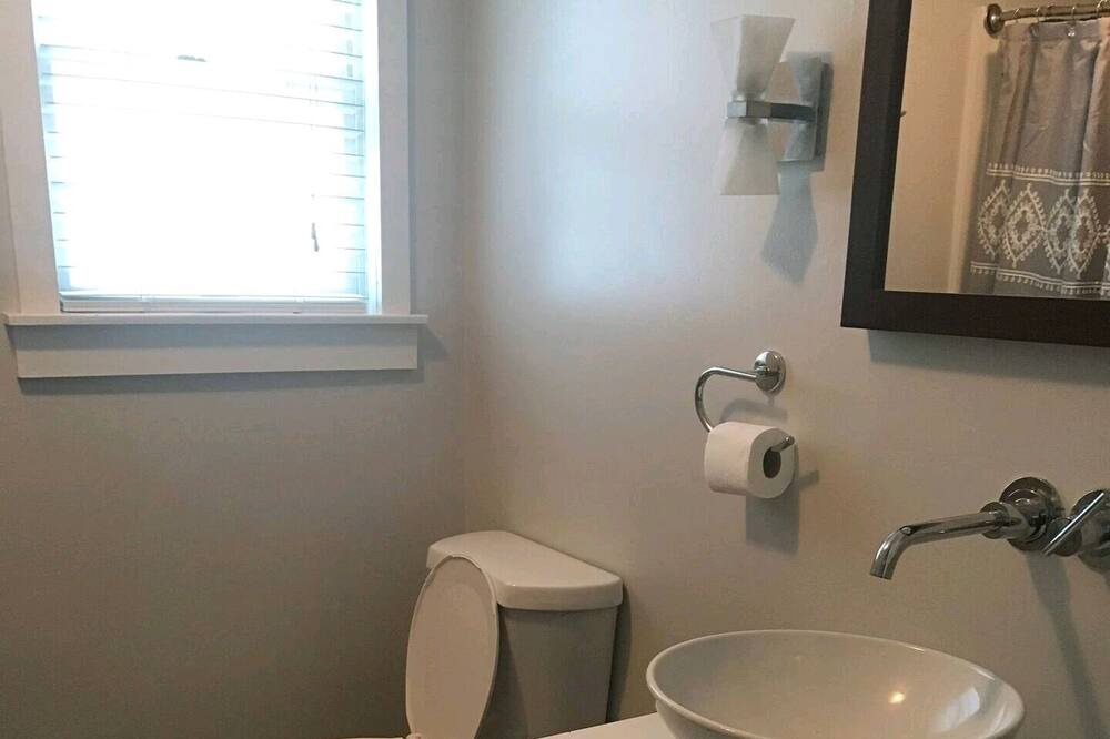 Photo of Bathroom in Walton Park