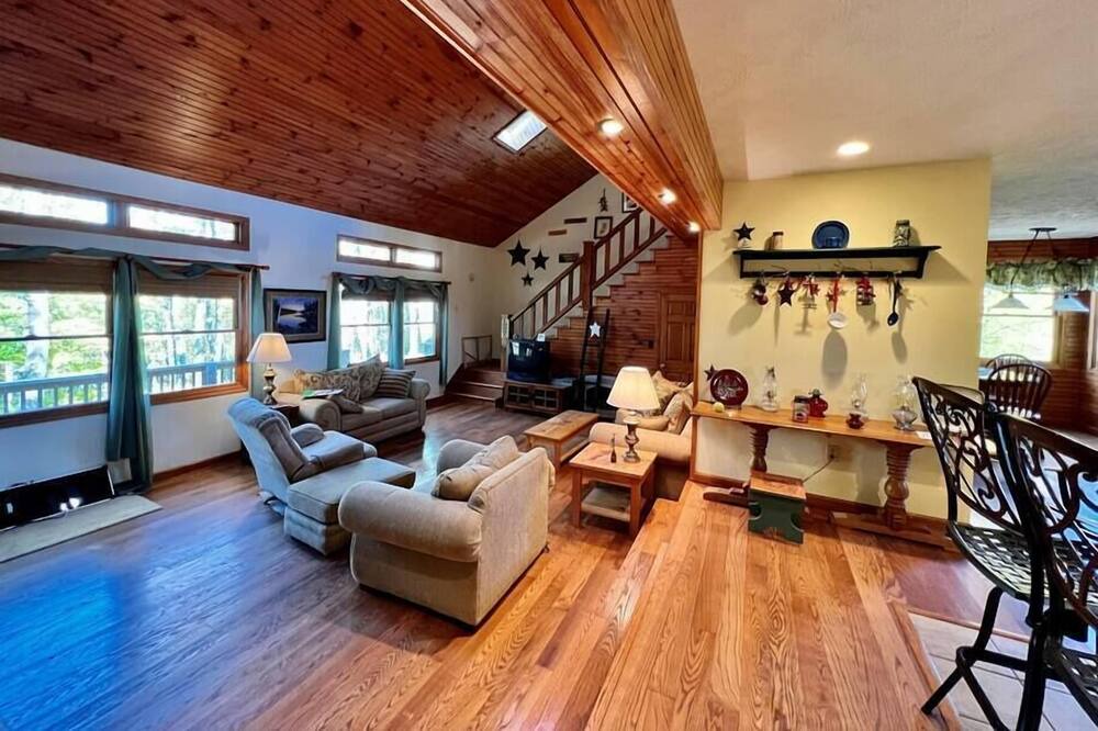 Photo of Bedroom in Huttonsville
